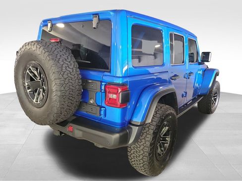 Used 2025 Jeep Wrangler Unlimited Rubicon AWD/4WD image 13