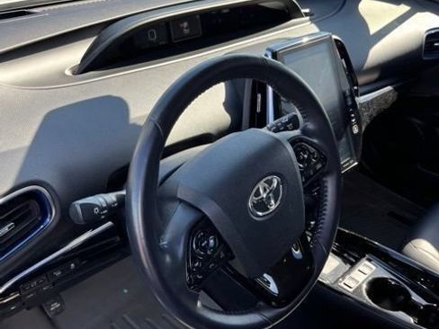 Used 2022 Toyota Prius Limited w/ Premium Convenience Package FWD image 13