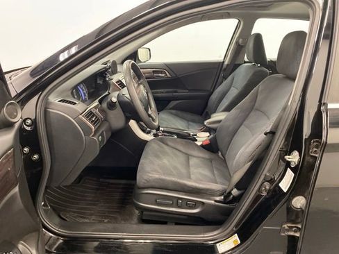 Used 2016 Honda Accord EX image 9