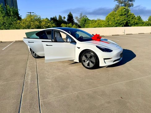 Used 2023 Tesla Model 3 Standard Range RWD image 43
