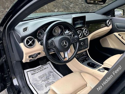 Used 2016 Mercedes-Benz GLA 250 w/ Premium Package image 11