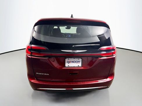 Used 2023 Chrysler Pacifica Touring-L FWD image 6