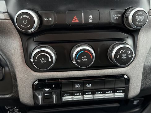 Used 2024 RAM 3500 Tradesman w/ Chrome Appearance Group image 26