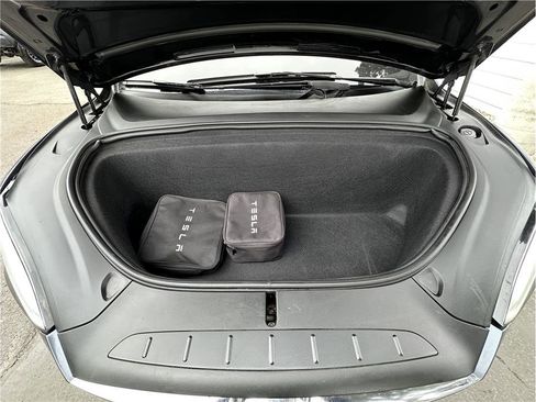 Used 2018 Tesla Model X 100D image 28