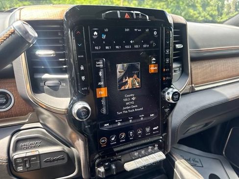 Used 2019 RAM 2500 Limited AWD/4WD image 19