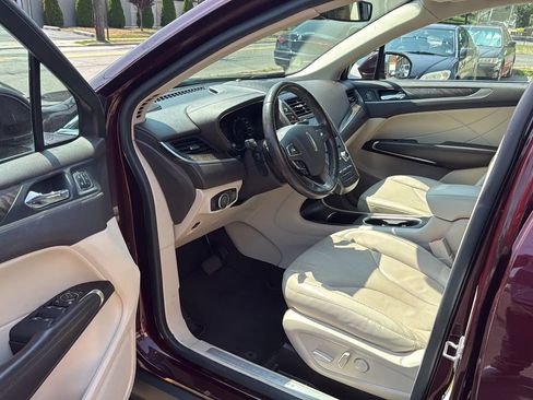 Used 2019 Lincoln MKC Reserve w/ MKC Climate Package image 24