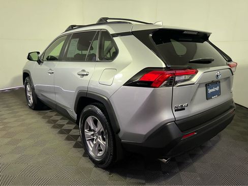 Used 2024 Toyota RAV4 LE AWD/4WD image 5