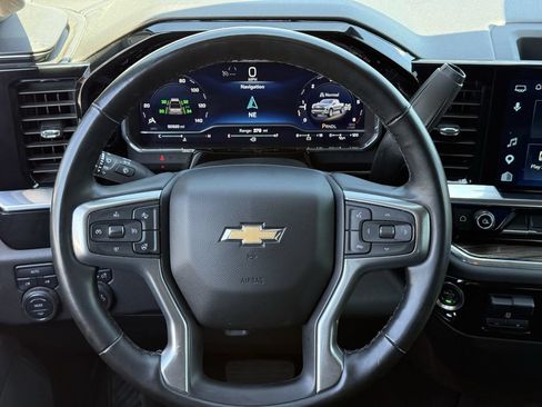 Used 2025 Chevrolet Silverado 1500 LT AWD/4WD image 12