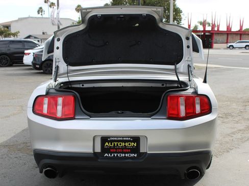 Used 2011 Ford Mustang GT Premium RWD image 28
