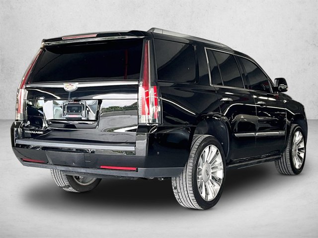Used 2018 Cadillac Escalade Platinum RWD image 2