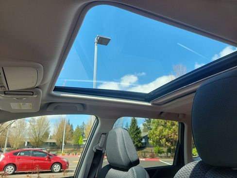 Used 2022 Subaru Forester Premium image 6