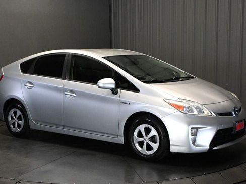Used 2013 Toyota Prius Two FWD image 3