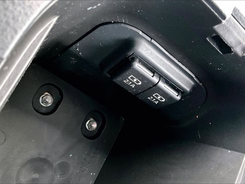 Used 2020 Toyota RAV4 XLE w/ Convenience Package image 32