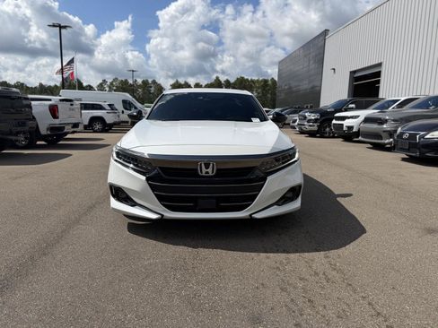 Used 2022 Honda Accord Sport image 2