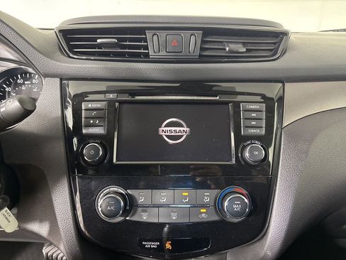 Used 2020 Nissan Rogue Sport S image 15