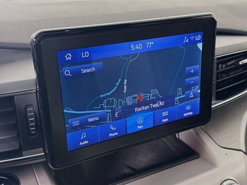 Used 2023 Ford Explorer XLT w/ Equipment Group 202A AWD/4WD image 17