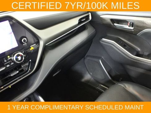 Used 2023 Toyota Highlander Limited FWD image 17