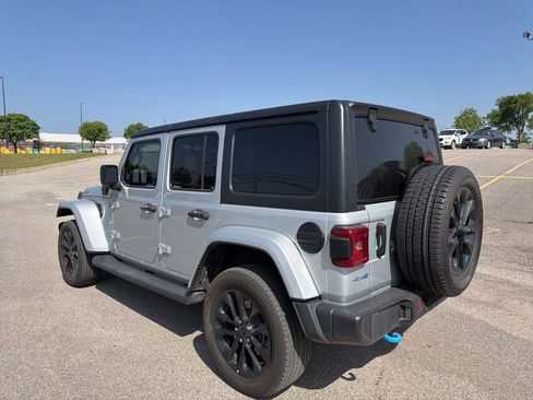Used 2023 Jeep Wrangler Unlimited Sahara w/ Cold Weather Group AWD/4WD image 5