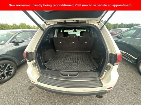 Used 2020 Jeep Grand Cherokee Laredo AWD/4WD image 9