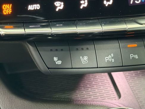 Used 2025 Cadillac CT5 V AWD/4WD image 22
