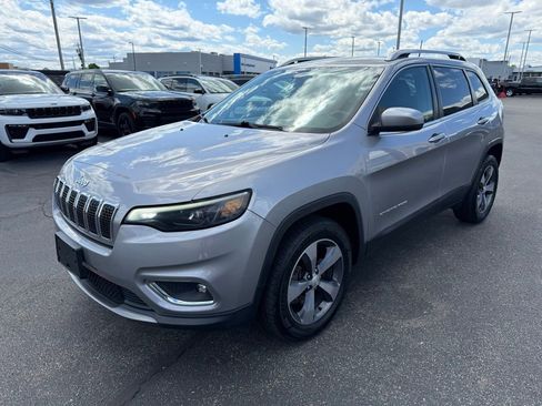 Used 2019 Jeep Cherokee Limited AWD/4WD image 7