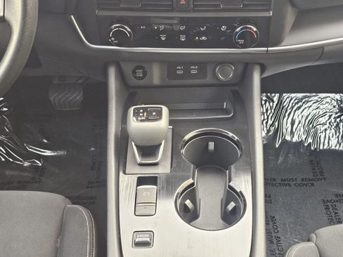 Used 2024 Nissan Rogue S FWD image 14
