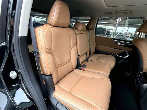 New 2026 INFINITI QX80 Luxe w/ Cargo Package AWD/4WD image 15
