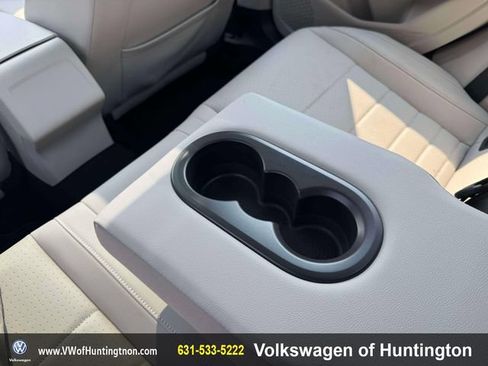 Certified 2023 Volkswagen Jetta SE w/ Panoramic Sunroof Package FWD image 13