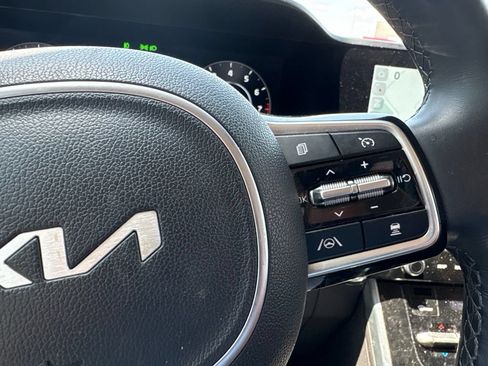 Used 2023 Kia Carnival SX FWD image 18
