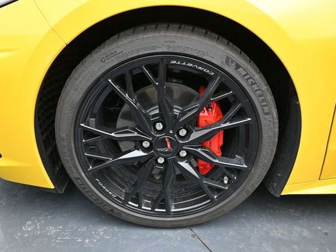 Used 2025 Chevrolet Corvette Stingray Convertible w/ 1LT image 9