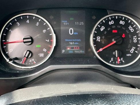 Used 2021 Toyota RAV4 XLE AWD/4WD image 21
