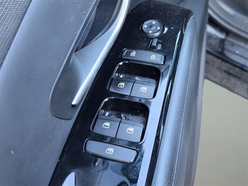 Certified 2023 Hyundai Tucson Limited w/ Winter Package image 19