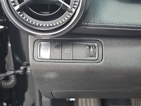 Used 2025 Chevrolet Equinox LT image 28