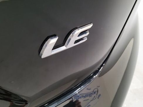 Used 2023 Toyota Corolla LE image 43