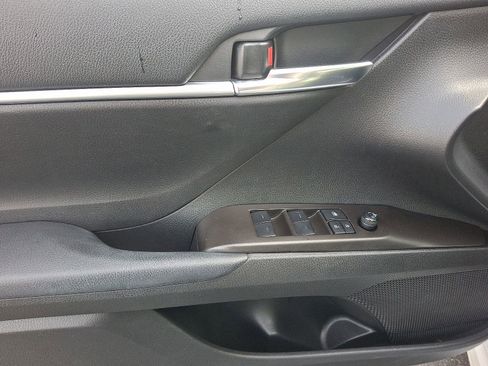 Used 2023 Toyota Camry SE image 12