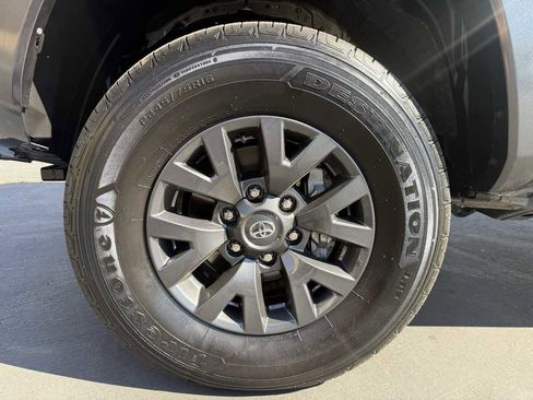 Used 2023 Toyota Tacoma SR5 AWD/4WD image 11