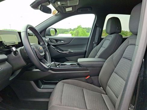 Used 2025 Chevrolet Equinox LT AWD/4WD image 13