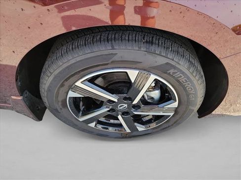 Used 2025 Nissan Sentra SV FWD image 10