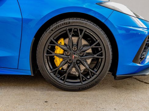 Used 2025 Chevrolet Corvette Stingray Preferred Cpe w/ Stealth Interior Trim Package RWD image 11