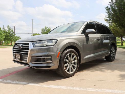 Used 2018 Audi Q7 3.0T Prestige image 3