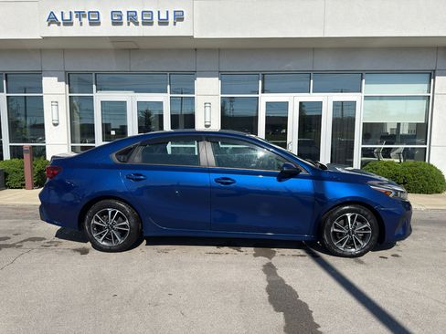 Used 2024 Kia Forte LXS w/ LXS Technology Package FWD image 2