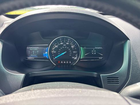 Used 2018 Ford Explorer XLT w/ Equipment Group 202A FWD image 14