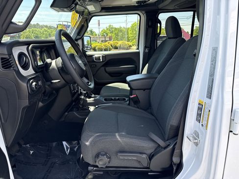 Used 2024 Jeep Wrangler Unlimited Sport AWD/4WD image 16