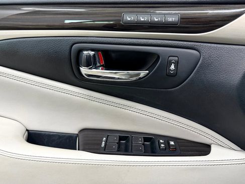 Used 2017 Lexus LS 460 image 32