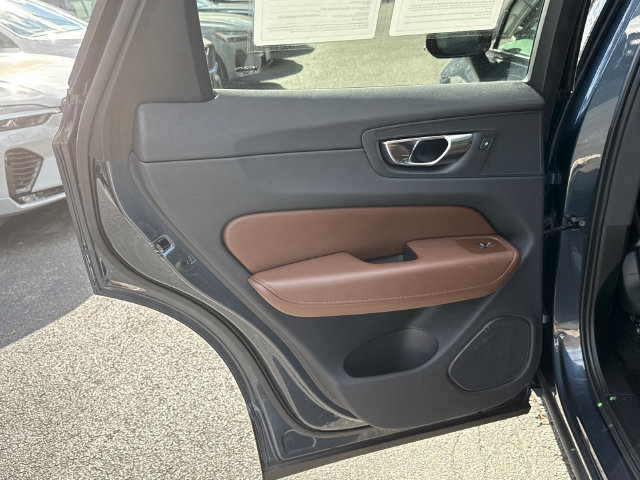 Certified 2024 Volvo XC60 B5 Plus w/ Climate Package AWD/4WD image 20