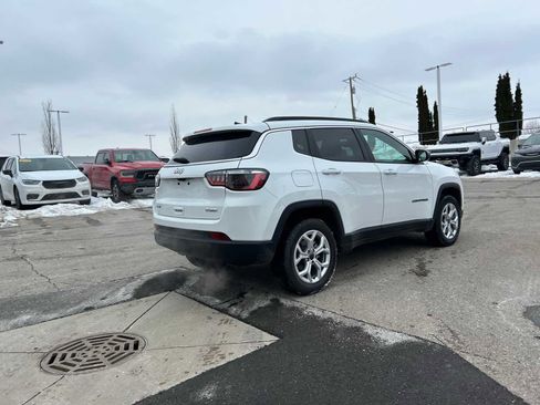 Certified 2025 Jeep Compass Latitude image 16
