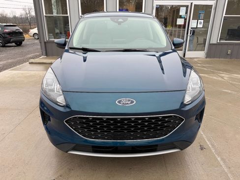 Used 2020 Ford Escape SE image 3