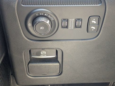 Used 2022 Jeep Wagoneer Series II AWD/4WD image 26