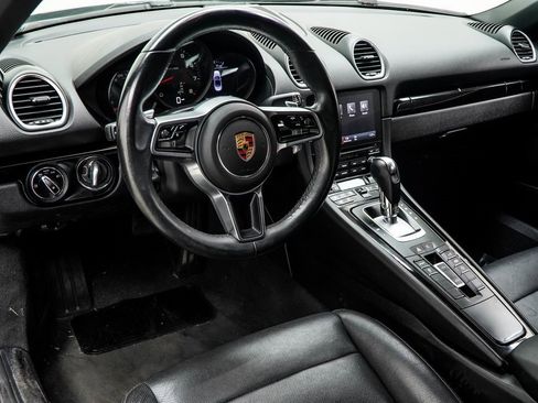 Used 2021 Porsche 718 Boxster image 16