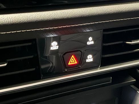 New 2026 Volkswagen Atlas Cross Sport SE image 10